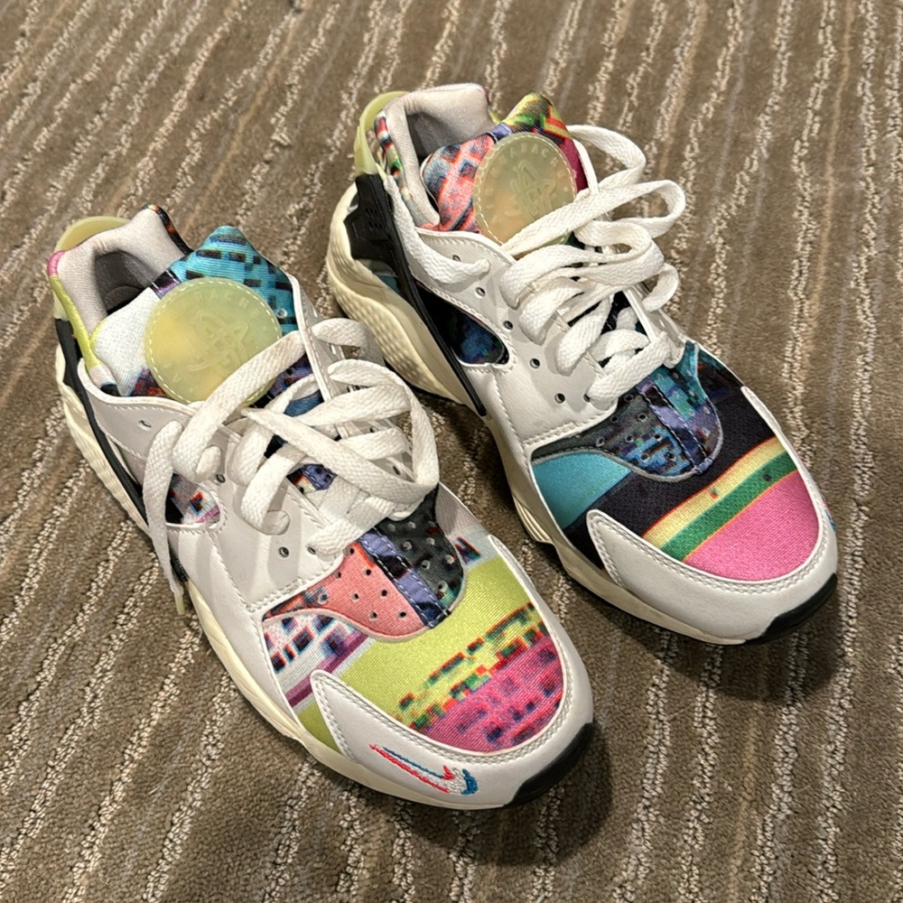 Nike Air Huarache Pixel - Size 8